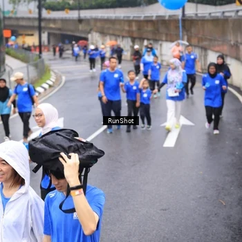 Runner Photo 7942921