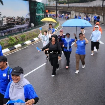 Runner Photo 7942923