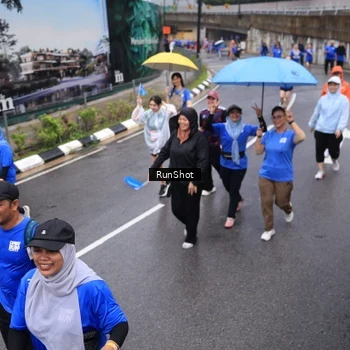 Runner Photo 7942924