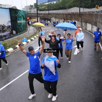 Runner Photo 7942928