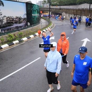 Runner Photo 7942947