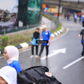 Runner Photo 7942992