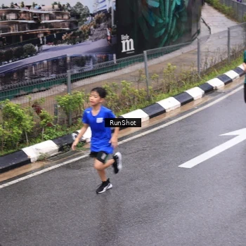 Runner Photo 7942996