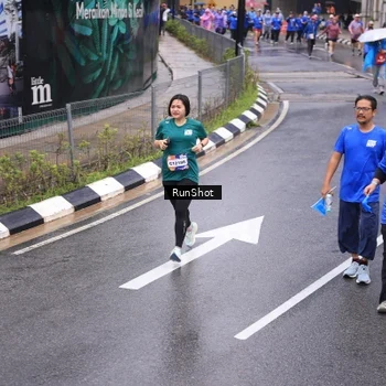 Runner Photo 7943005