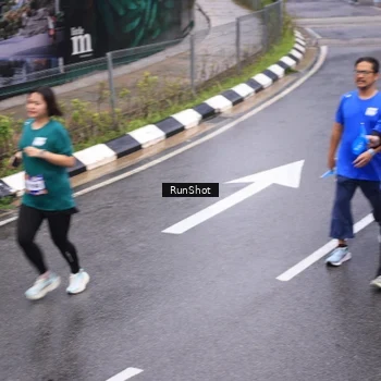 Runner Photo 7943024