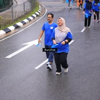 Runner Photo 7943033