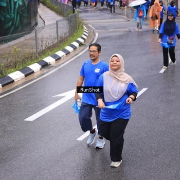 Runner Photo 7943036