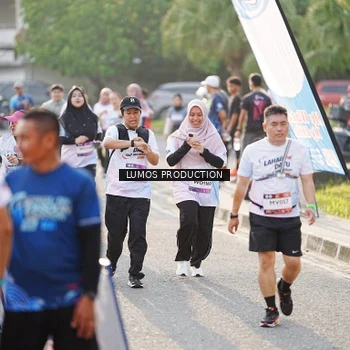 Runner Photo 7943037