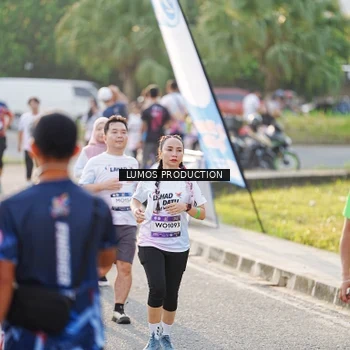 Runner Photo 7943041