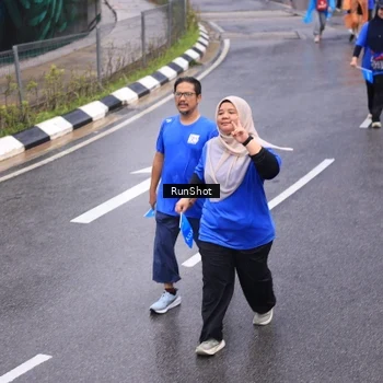Runner Photo 7943044