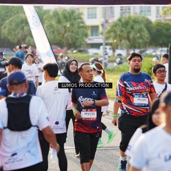 Runner Photo 7943048