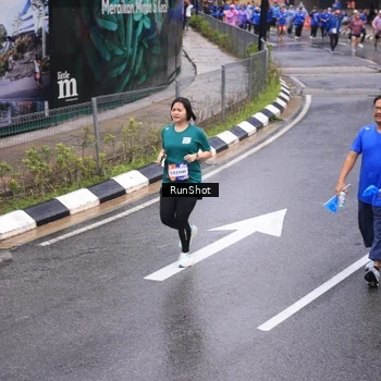Runner Photo 7943049