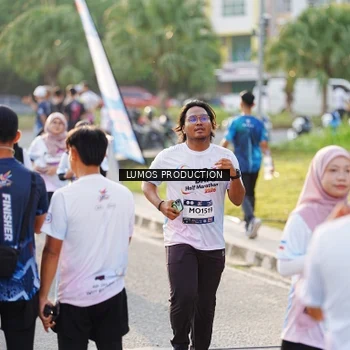 Runner Photo 7943051