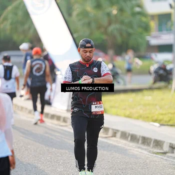 Runner Photo 7943069