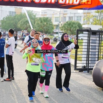 Runner Photo 7943076