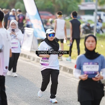Runner Photo 7943082