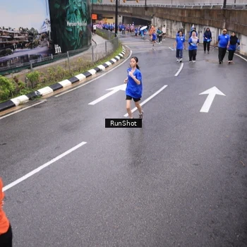 Runner Photo 7943084