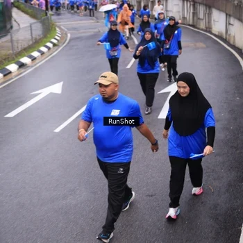 Runner Photo 7943086