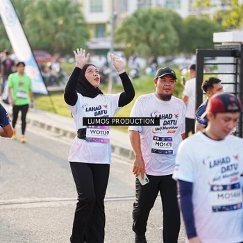 Runner Photo 7943090