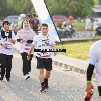 Runner Photo 7943093