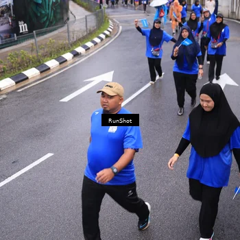 Runner Photo 7943098