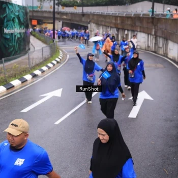 Runner Photo 7943110