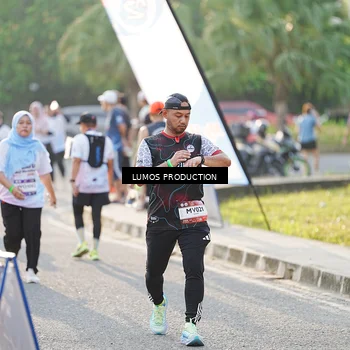 Runner Photo 7943118