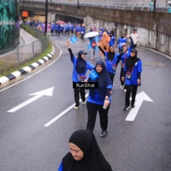 Runner Photo 7943121