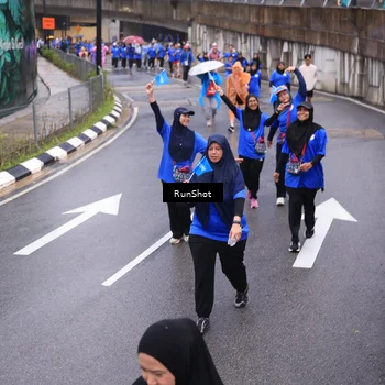 Runner Photo 7943124