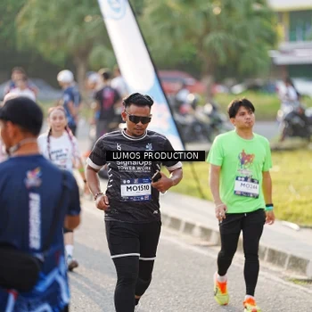 Runner Photo 7943207