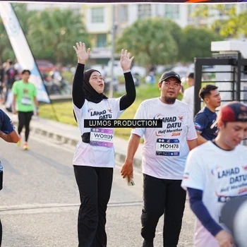 Runner Photo 7943215