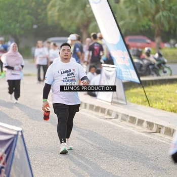 Runner Photo 7943235