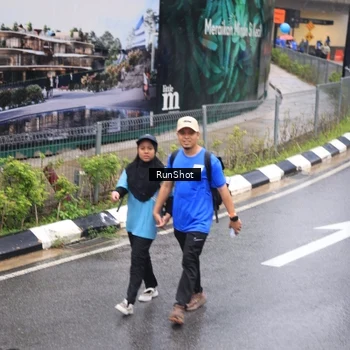 Runner Photo 7943331