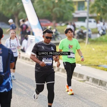 Runner Photo 7943345