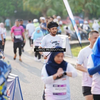 Runner Photo 7943353