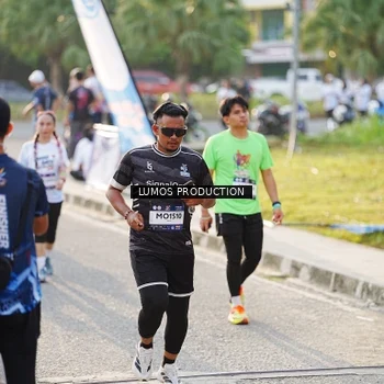 Runner Photo 7943411