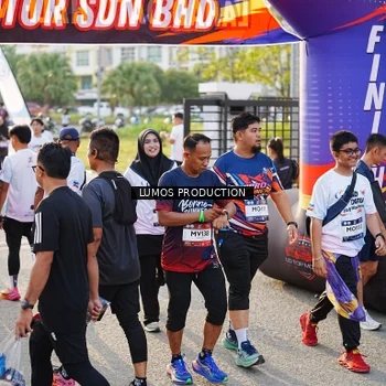 Runner Photo 7943417