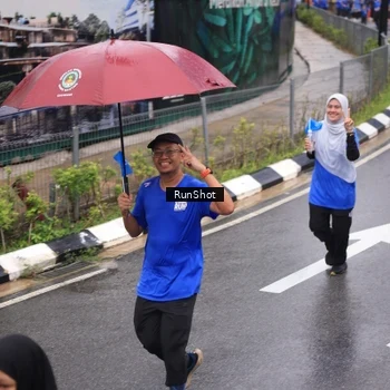 Runner Photo 7943421