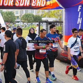 Runner Photo 7943426
