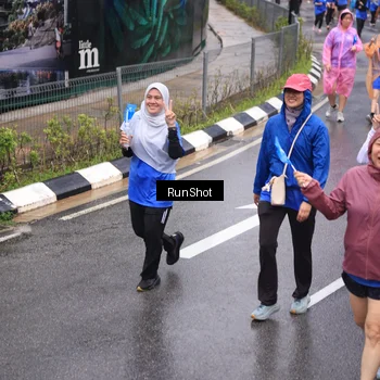 Runner Photo 7943434