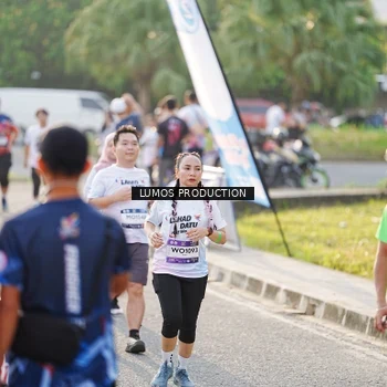 Runner Photo 7943435