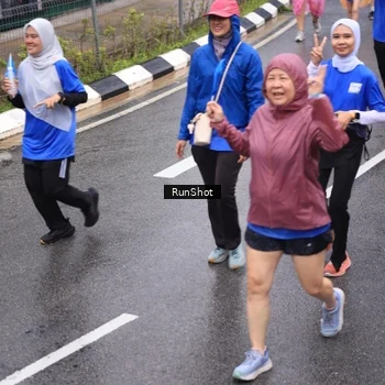 Runner Photo 7943446