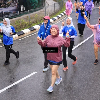 Runner Photo 7943450
