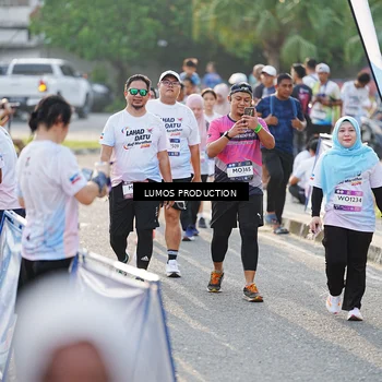 Runner Photo 7943457