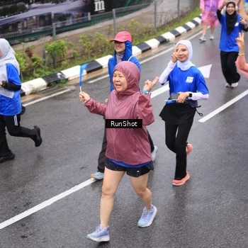 Runner Photo 7943461