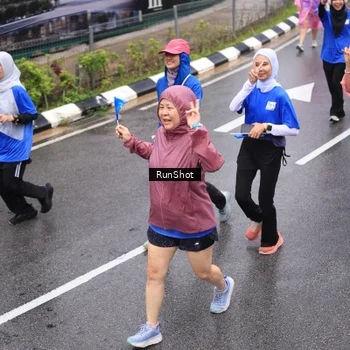 Runner Photo 7943467