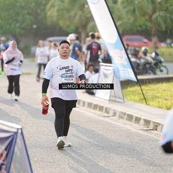 Runner Photo 7943481