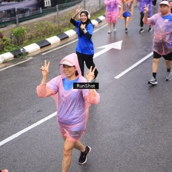 Runner Photo 7943491