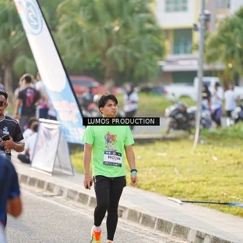 Runner Photo 7943505