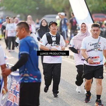 Runner Photo 7943514